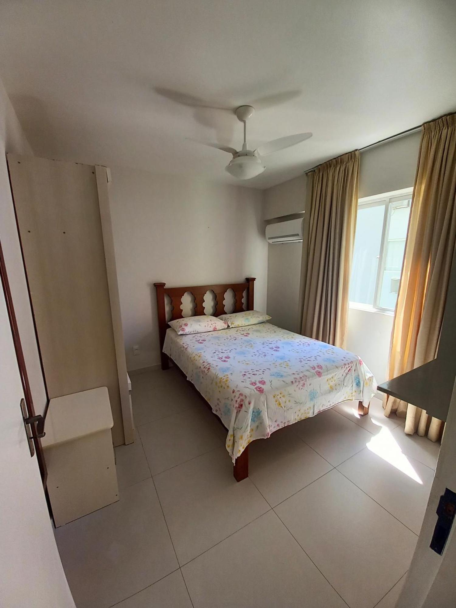 Apto 1 Em Bc, Vista Mar, Ar Condicionado Split No E Na Sala Apartment *