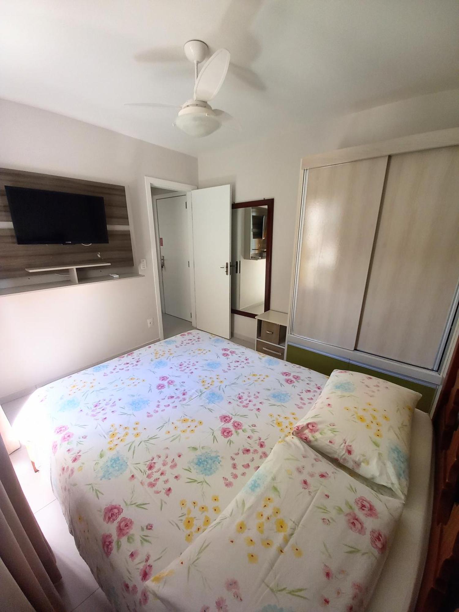 Apto 1 Em Bc, Vista Mar, Ar Condicionado Split No E Na Sala *